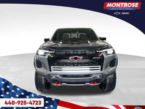 Used 2025 Chevrolet Colorado ZR2 w/ Technology Package AWD/4WD image 8