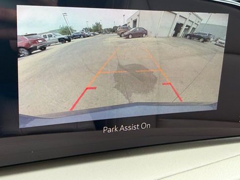 Certified 2024 Cadillac XT4 Luxury w/ Cold Weather Package FWD image 10