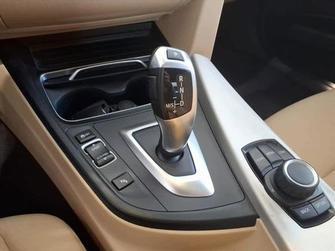 Used 2018 BMW 320i xDrive Sedan w/ Convenience Package image 14