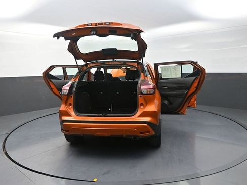 Used 2022 Nissan Kicks SV FWD image 34