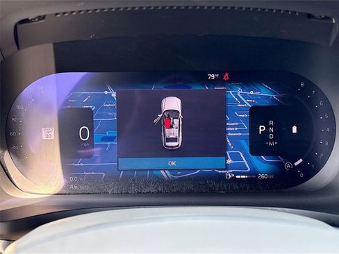 Used 2025 Volvo V60 B5 Cross Country Plus image 12