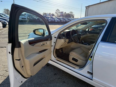 Used 2015 Lexus LS 460 Luxury image 10