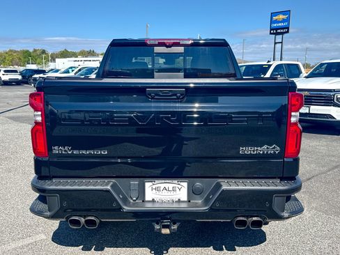 Used 2024 Chevrolet Silverado 1500 High Country w/ Technology Package AWD/4WD image 6