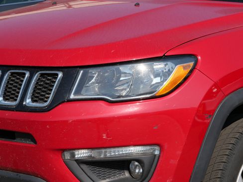 Used 2017 Jeep Compass Latitude AWD/4WD image 4