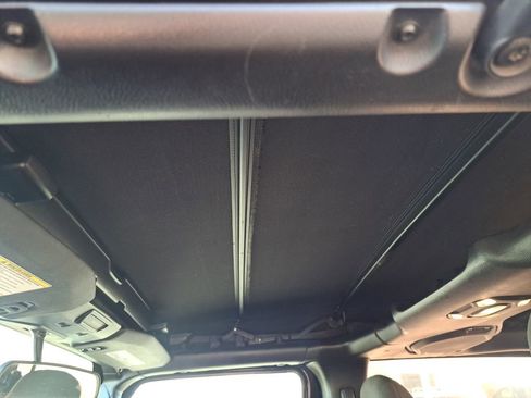 Used 2019 Jeep Wrangler Sport image 7