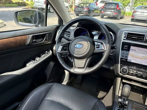 Used 2018 Subaru Outback 3.6R Limited AWD/4WD image 24