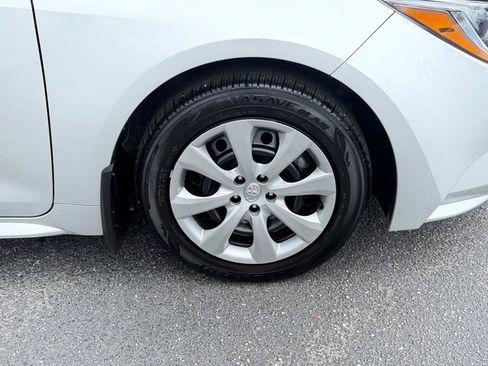 Certified 2025 Toyota Corolla LE FWD image 9