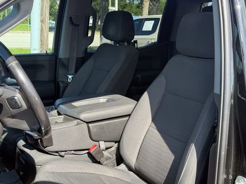 Used 2021 Chevrolet Silverado 1500 LT AWD/4WD image 16