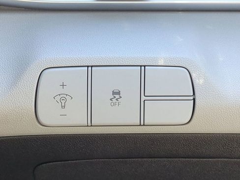 New 2026 Hyundai Elantra Limited image 28