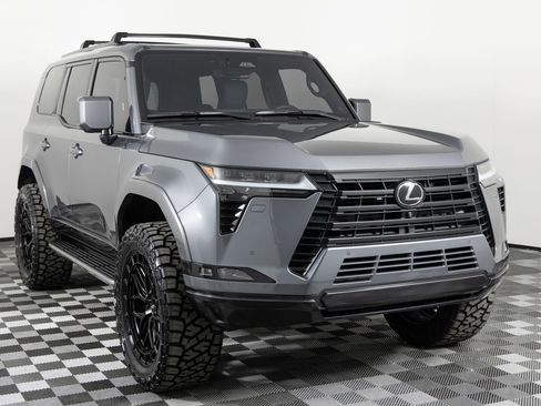 Used 2025 Lexus GX 550 image 11