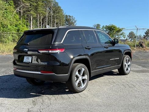 New 2026 Jeep Grand Cherokee Limited w/ Luxury Tech Group II RWD image 3