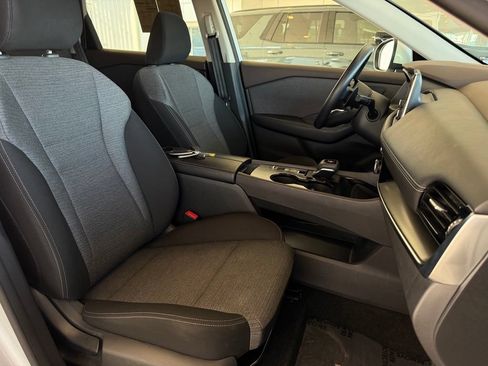 Used 2023 Nissan Rogue SV FWD image 18