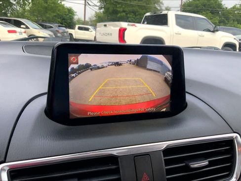 Used 2018 MAZDA MAZDA3 Grand Touring w/ Premium Equipment Package FWD image 27