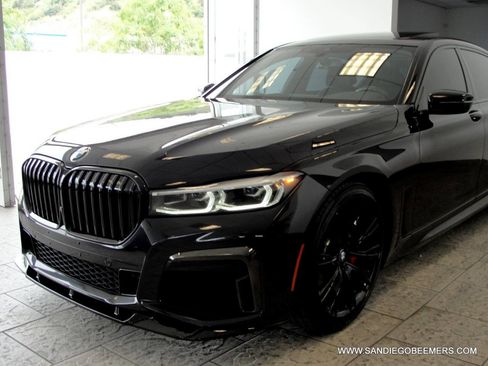 Used 2022 BMW 740i w/ M Sport Package image 22