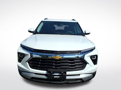 Used 2025 Chevrolet TrailBlazer LT w/ Driver Confidence Package image 2