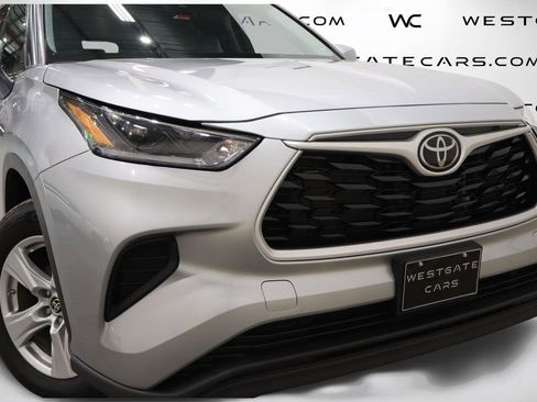 Used 2021 Toyota Highlander L image 43