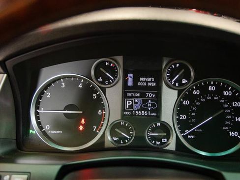 Used 2015 Lexus LX 570 4WD w/ Luxury Package image 20
