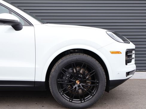 New 2026 Porsche Cayenne Coupe AWD/4WD image 12