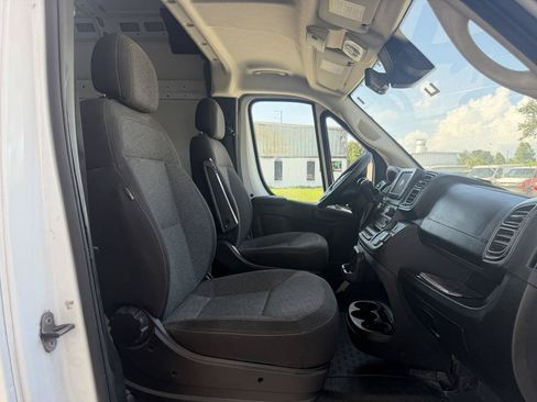 Used 2025 RAM ProMaster 2500 w/ Safety Group FWD image 12
