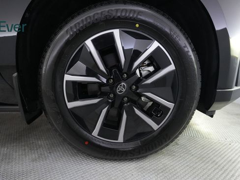Used 2026 Toyota bZ FWD image 20