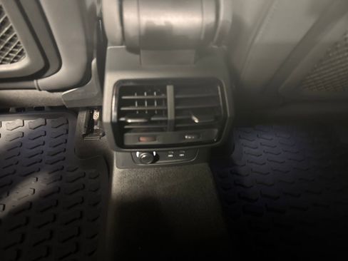 Used 2020 Audi Q3 2.0T Premium Plus w/ Premium Plus Package image 26