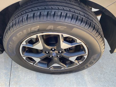 Used 2020 Subaru Crosstrek 2.0i image 9