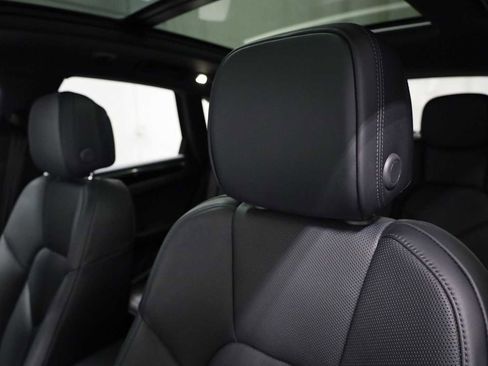 Certified 2025 Porsche Macan image 19