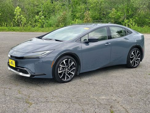 Used 2024 Toyota Prius Prime FWD image 1