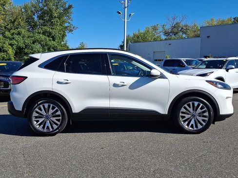 Used 2022 Ford Escape Titanium w/ Class II Trailer Tow Package image 7