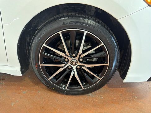 Used 2023 Toyota Camry SE w/ Cold Weather Package image 10