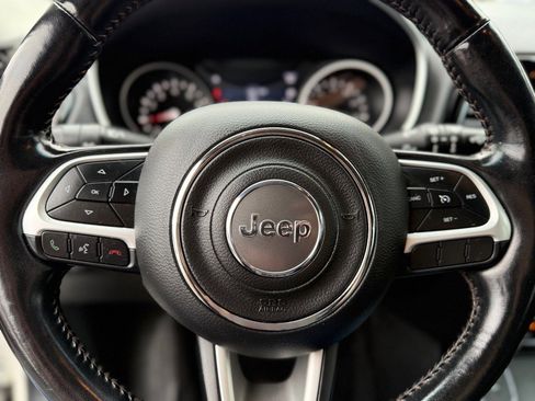 Used 2020 Jeep Compass Limited image 31