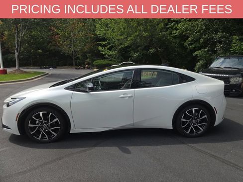 Certified 2026 Toyota Prius Plug-In Hybrid FWD image 4