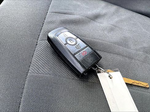 Used 2019 Ford Mustang Coupe RWD image 8