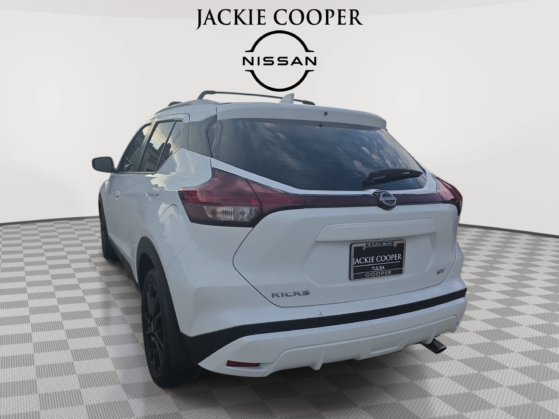 Used 2024 Nissan Kicks SV w/ Exterior Package FWD image 7