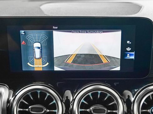 Certified 2023 Mercedes-Benz EQB 300 4MATIC image 20
