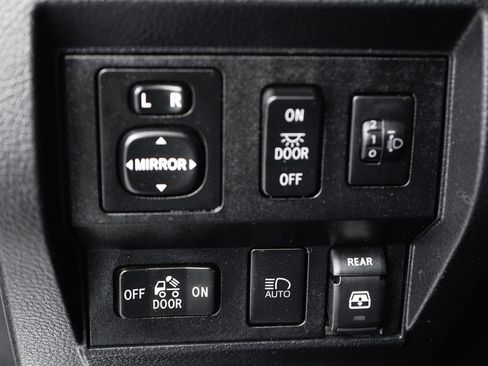 Used 2019 Toyota Tundra SR5 w/ TRD Off Road Package image 20