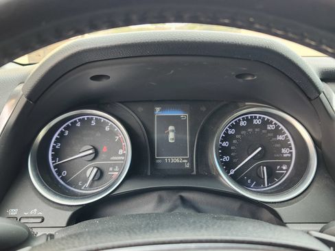 Used 2018 Toyota Camry SE FWD image 9