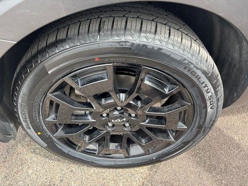 Used 2022 Kia Telluride SX w/ SX Prestige Package AWD/4WD image 9