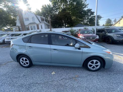 Used 2013 Toyota Prius Two FWD image 4