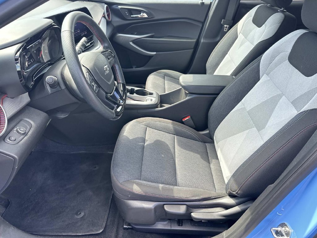 Used 2024 Chevrolet Trax RS w/ Driver Confidence Package FWD image 18