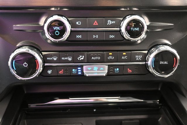 New 2026 Ford F350 Lariat w/ Black Appearance Package AWD/4WD image 28