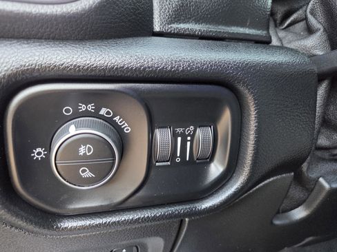 Used 2020 RAM 1500 Laramie AWD/4WD image 12