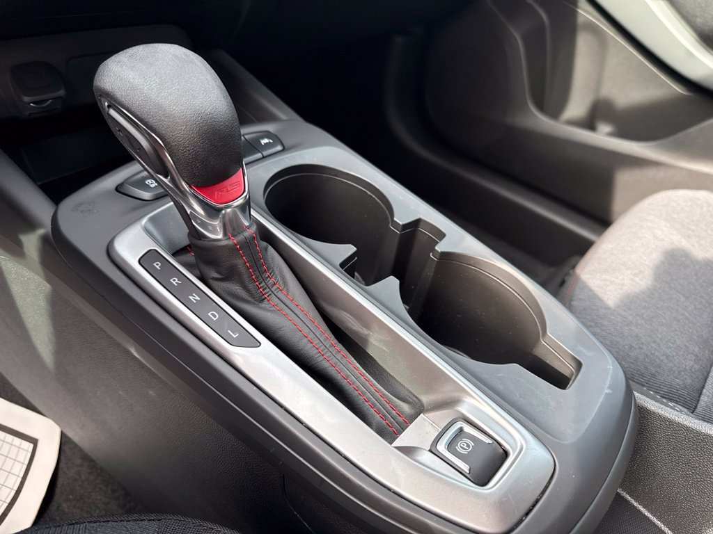 Used 2024 Chevrolet Trax RS FWD image 31