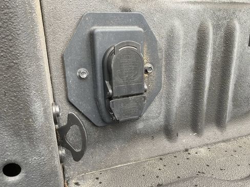 Certified 2022 Ford F350 Lariat w/ Tremor Off-Road Package image 19