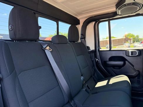Used 2020 Jeep Gladiator Sport w/ Quick Order Package 24S AWD/4WD image 32