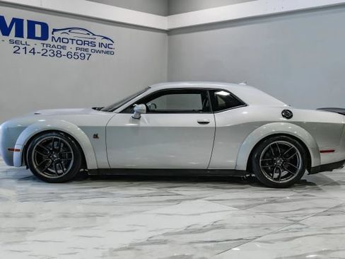 Used 2019 Dodge Challenger R/T Scat Pack RWD image 16