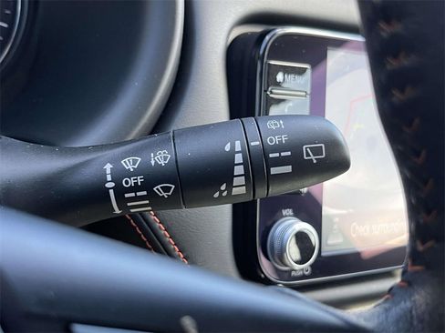 Used 2023 Nissan Kicks SR image 28