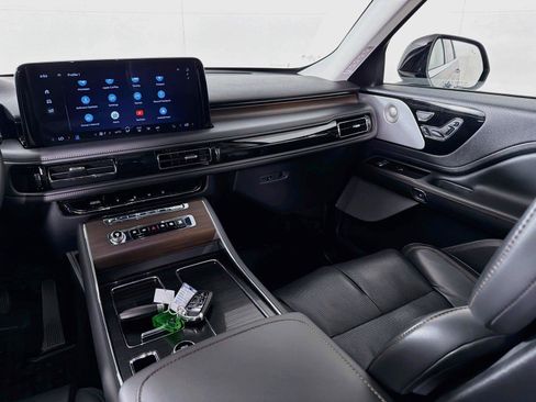 Used 2025 Lincoln Aviator Reserve w/ Equipment Group 201A AWD/4WD image 28
