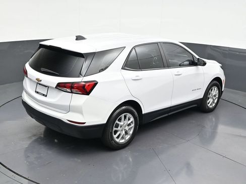 Used 2023 Chevrolet Equinox LS image 19