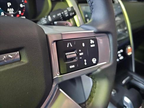 New 2025 Land Rover Discovery S image 20